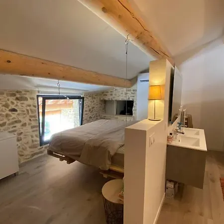 בית נופש Charmante Maison Face A L'eglise De