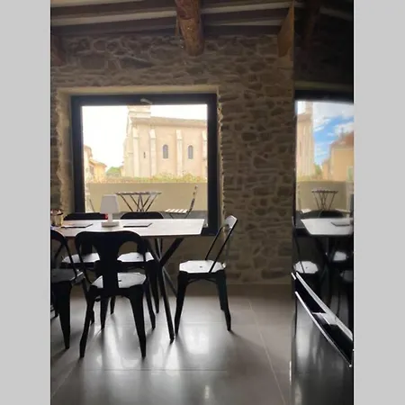בית נופש Charmante Maison Face A L'eglise De