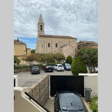 Charmante Maison Face A L'eglise De *